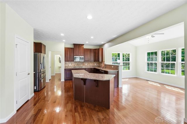 2500 Saint Anne Way, Dayton, OH 45458