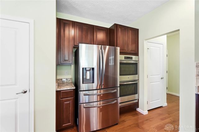 2500 Saint Anne Way, Dayton, OH 45458