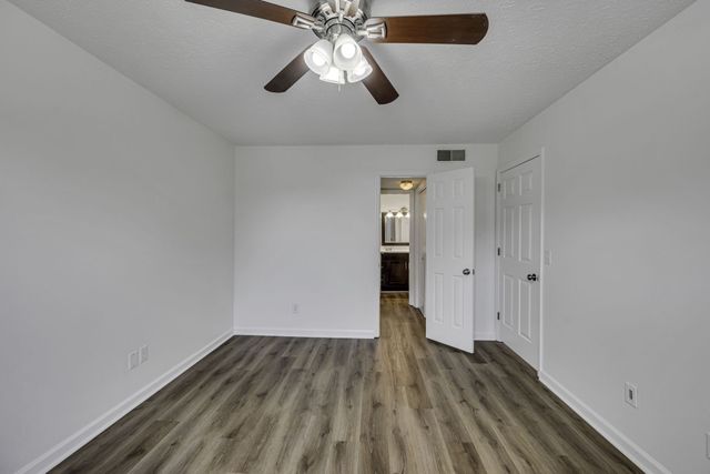 200 Deerpoint Ct, Hendersonville, TN 37075