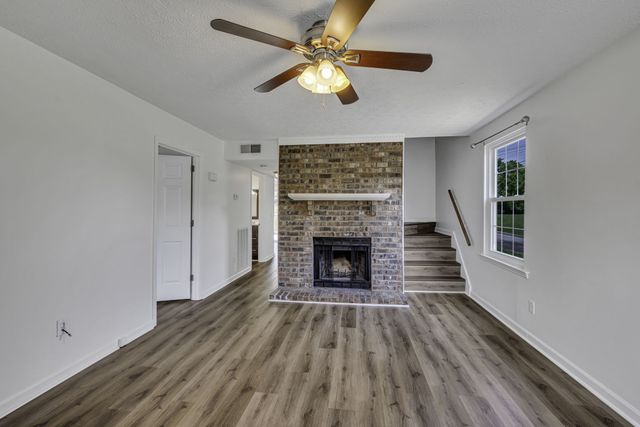 200 Deerpoint Ct, Hendersonville, TN 37075