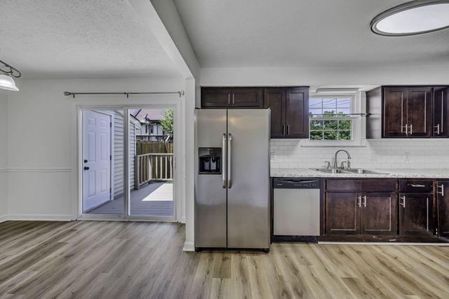 200 Deerpoint Ct, Hendersonville, TN 37075