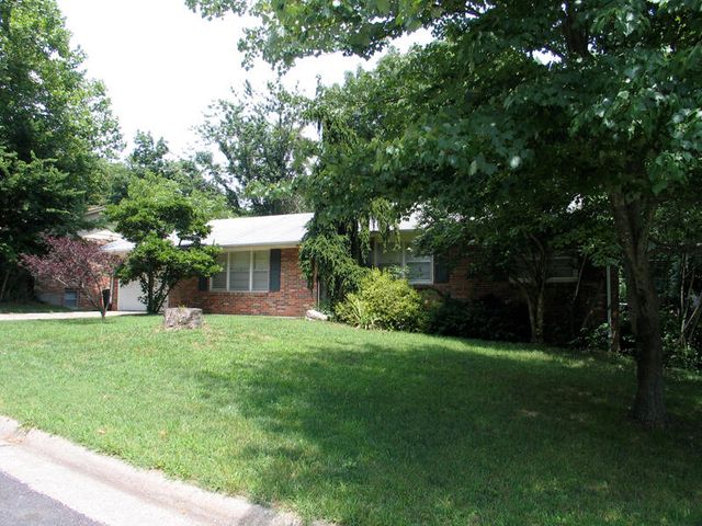 3006 LYNNWOOD DR, Columbia, MO 65203