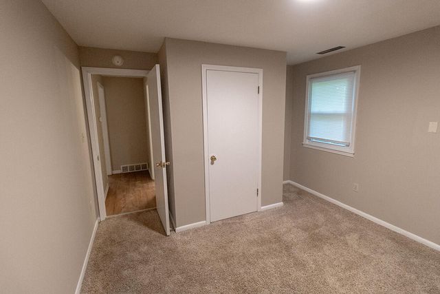 3006 LYNNWOOD DR, Columbia, MO 65203