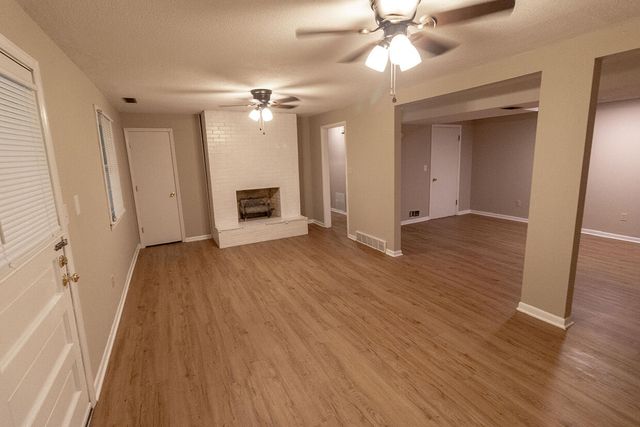 3006 LYNNWOOD DR, Columbia, MO 65203