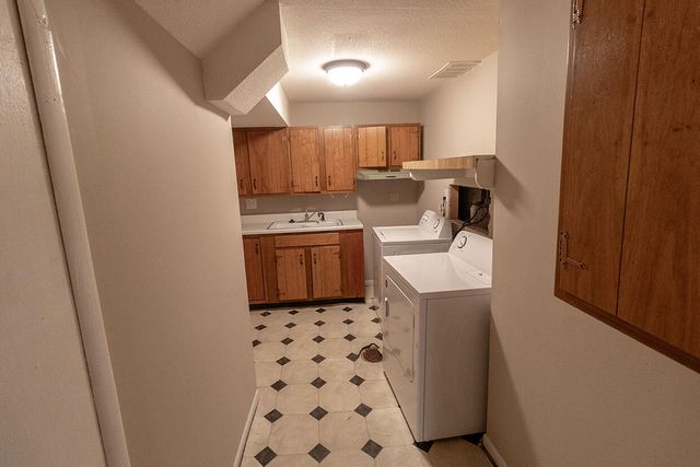 3006 LYNNWOOD DR, Columbia, MO 65203