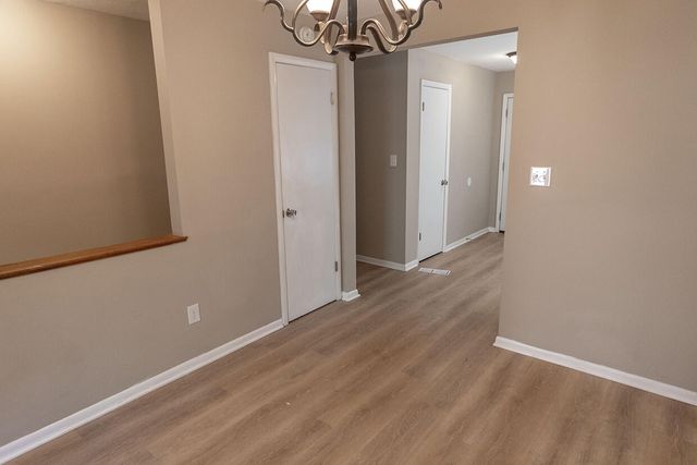 3006 LYNNWOOD DR, Columbia, MO 65203