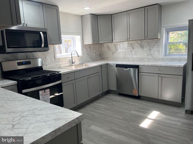 725 E PINE ST, Millville, NJ 08332