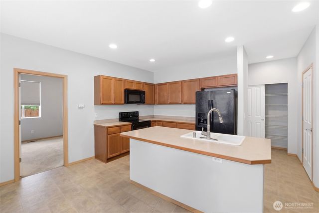 5427 Boardwalk Street SE, Lacey, WA 98503