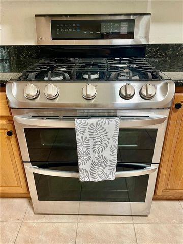 8074 37TH AVENUE N, St Petersburg, FL 33710