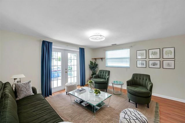 8074 37TH AVENUE N, St Petersburg, FL 33710