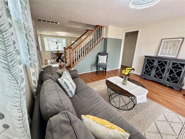 8074 37TH AVENUE N, St Petersburg, FL 33710