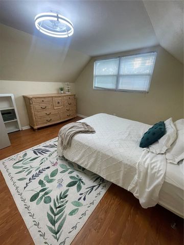 8074 37TH AVENUE N, St Petersburg, FL 33710