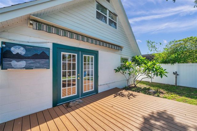 8074 37TH AVENUE N, St Petersburg, FL 33710