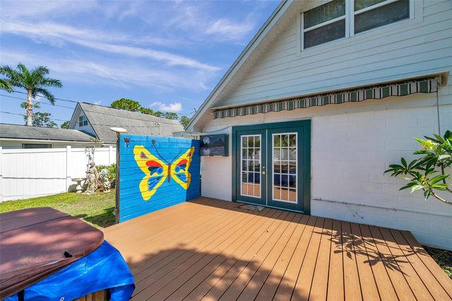 8074 37TH AVENUE N, St Petersburg, FL 33710