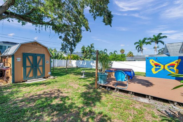 8074 37TH AVENUE N, St Petersburg, FL 33710