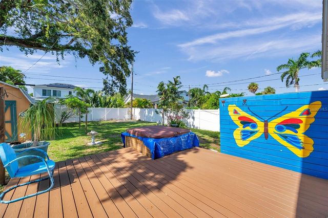 8074 37TH AVENUE N, St Petersburg, FL 33710