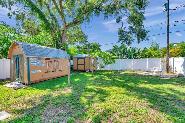 8074 37TH AVENUE N, St Petersburg, FL 33710