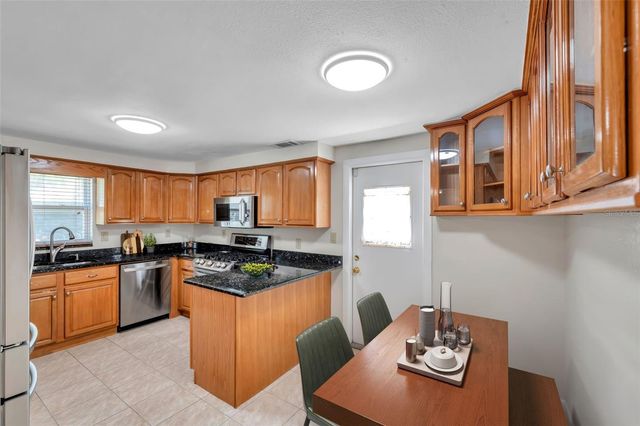 8074 37TH AVENUE N, St Petersburg, FL 33710