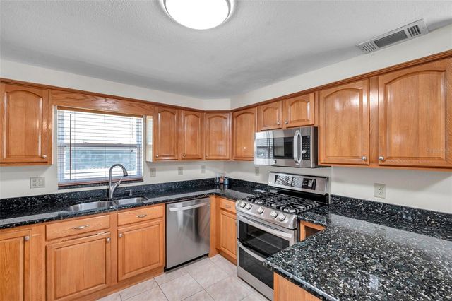 8074 37TH AVENUE N, St Petersburg, FL 33710