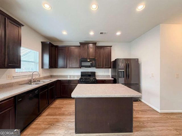 177 Hill Crest Circle, Hiram, GA 30141