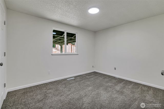 348 NE Holly Leaf Lane, Bremerton, WA 98311