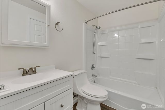 348 NE Holly Leaf Lane, Bremerton, WA 98311