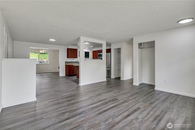 348 NE Holly Leaf Lane, Bremerton, WA 98311