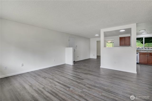 348 NE Holly Leaf Lane, Bremerton, WA 98311