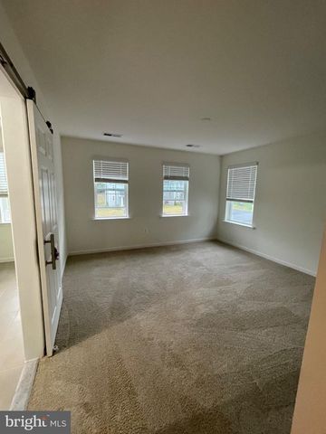 2889 WHITE TAIL DR, Locust Grove, VA 22508