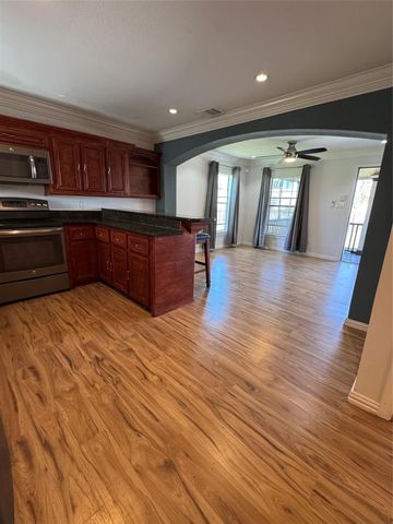 512 Melbourne Street, Houston, TX 77022