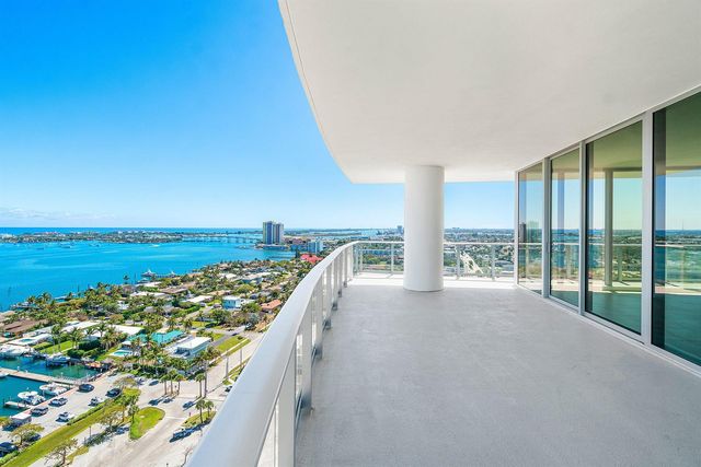 220 Lake Shore Drive 2012, Lake Park, FL 33403