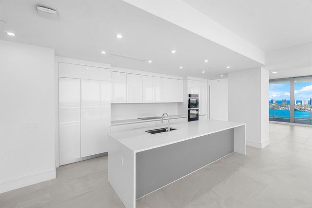 220 Lake Shore Drive 2012, Lake Park, FL 33403