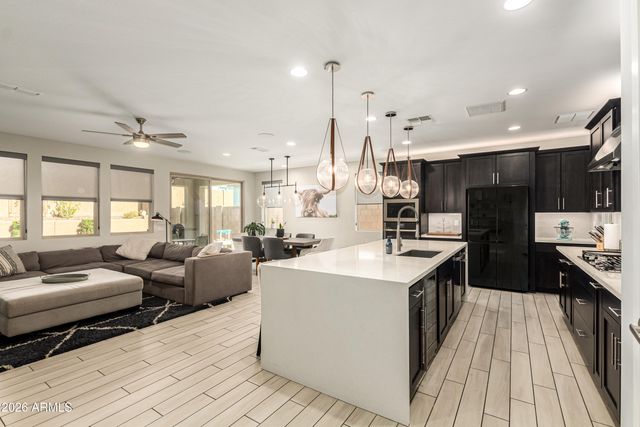 6974 W SPUR Drive, Peoria, AZ 85383