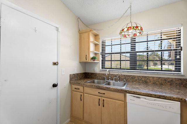 2225 SE Barrington Street, Port St Lucie, FL 34952