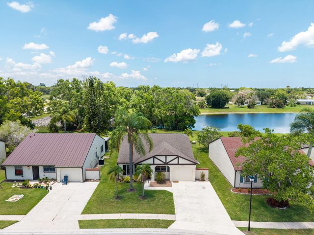 2225 SE Barrington Street, Port St Lucie, FL 34952