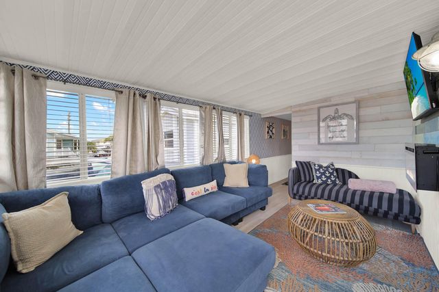833 Nettles Boulevard, Jensen Beach, FL 34957