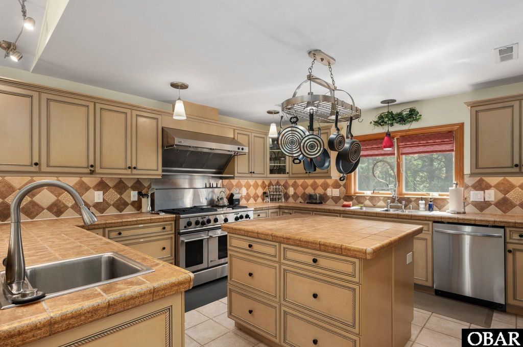 Image 11 of property listing at 294 Hillcrest Drive Lot 20, Southern Shores, NC 27949
