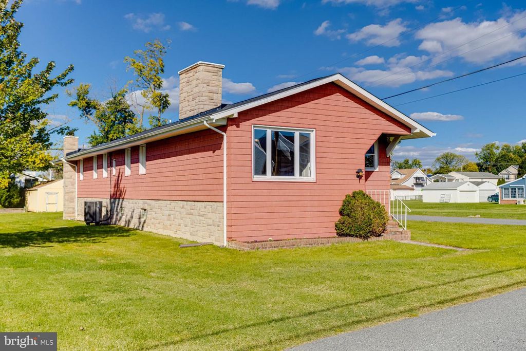 7540 BAY FRONT RD, Sparrows Point, MD 21219