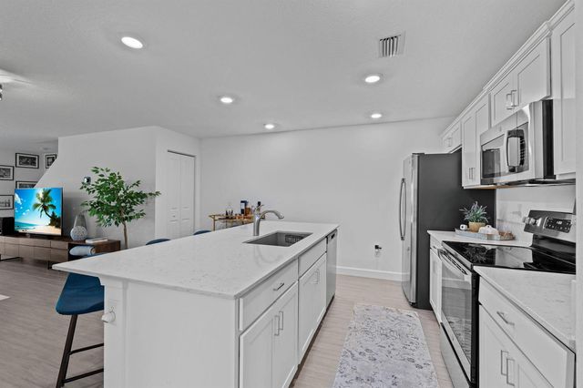 6001 Woods Edge Circle, Riviera Beach, FL 33410
