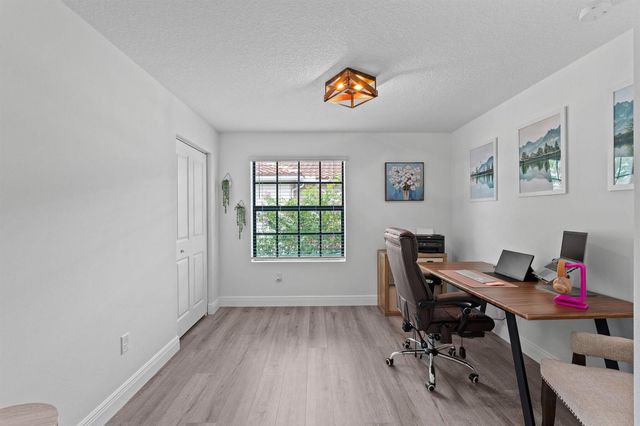 6001 Woods Edge Circle, Riviera Beach, FL 33410
