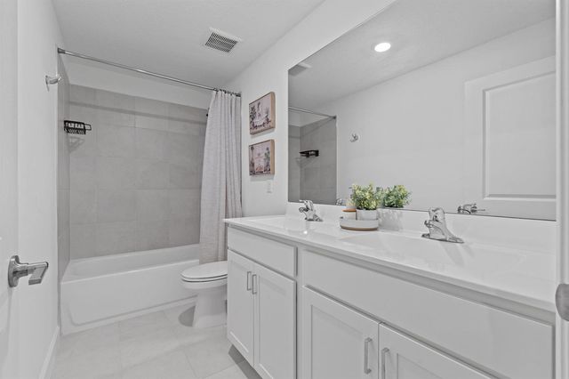 6001 Woods Edge Circle, Riviera Beach, FL 33410