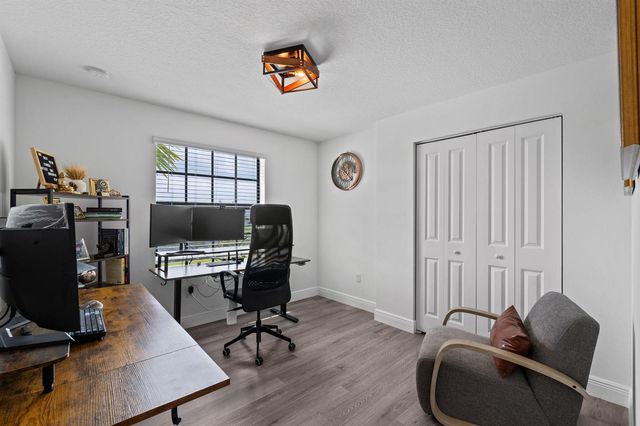6001 Woods Edge Circle, Riviera Beach, FL 33410