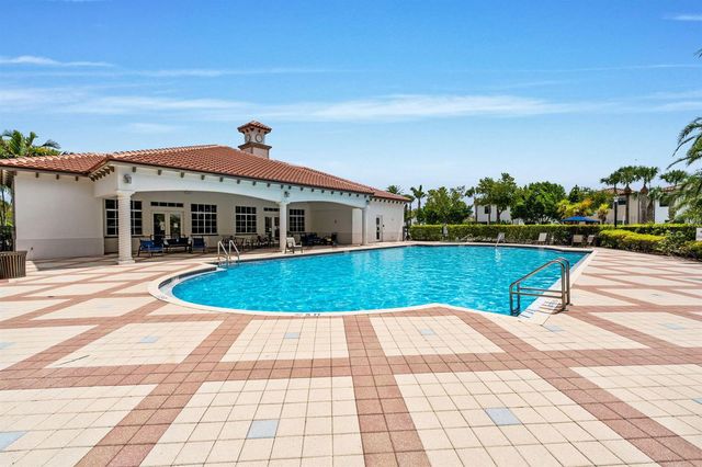 6001 Woods Edge Circle, Riviera Beach, FL 33410