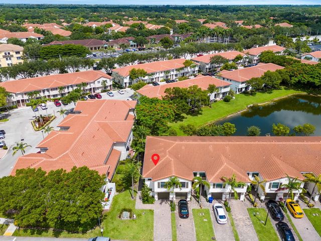 6001 Woods Edge Circle, Riviera Beach, FL 33410