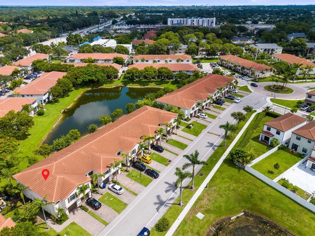 6001 Woods Edge Circle, Riviera Beach, FL 33410