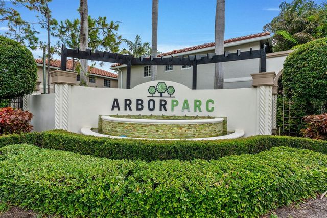 6001 Woods Edge Circle, Riviera Beach, FL 33410