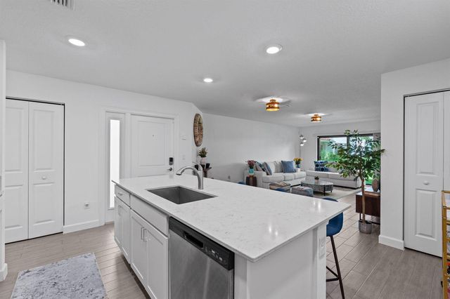 6001 Woods Edge Circle, Riviera Beach, FL 33410
