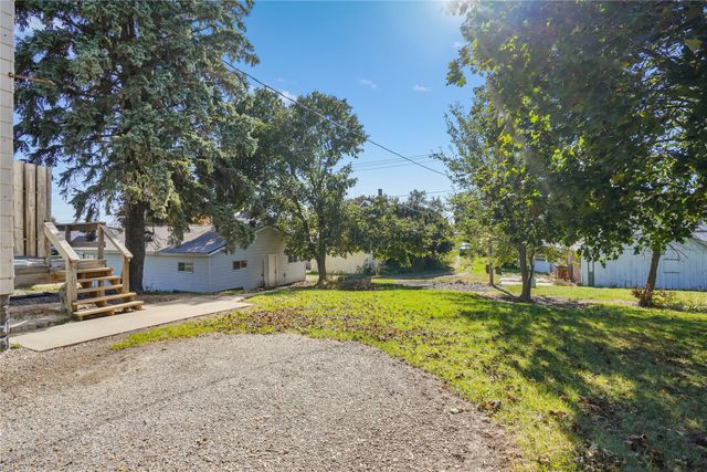 106 E Jefferson Street, Montezuma, IA 50171