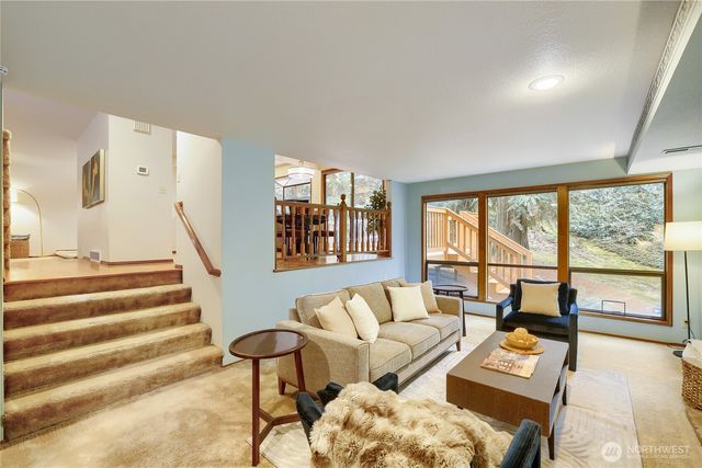 20525 NE 68th Street, Redmond, WA 98053
