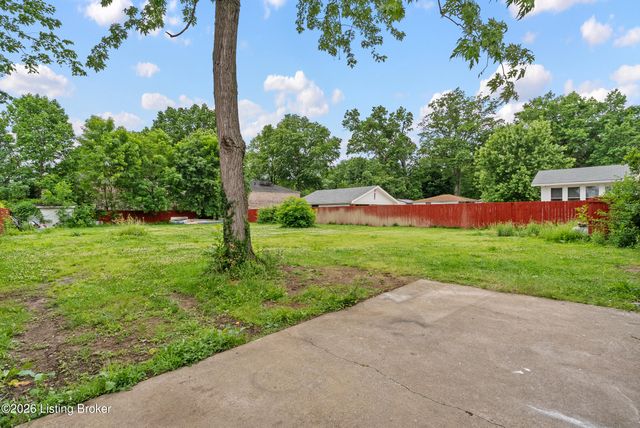 1012 Cristland Rd, Louisville, KY 40214